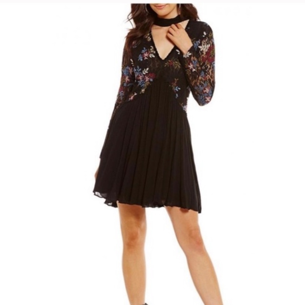Chelsea & Violet Embroidered Lace Open Back Dress Size Medium